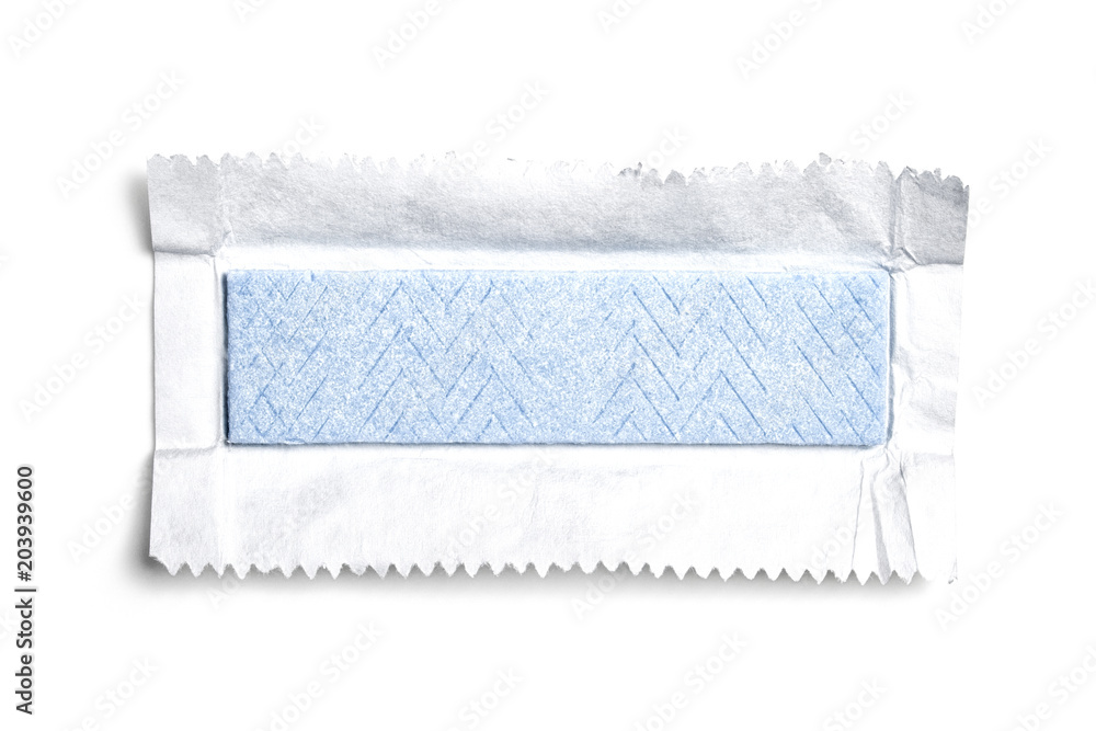 Obraz premium Top view of unwrapped chewing gum on white background