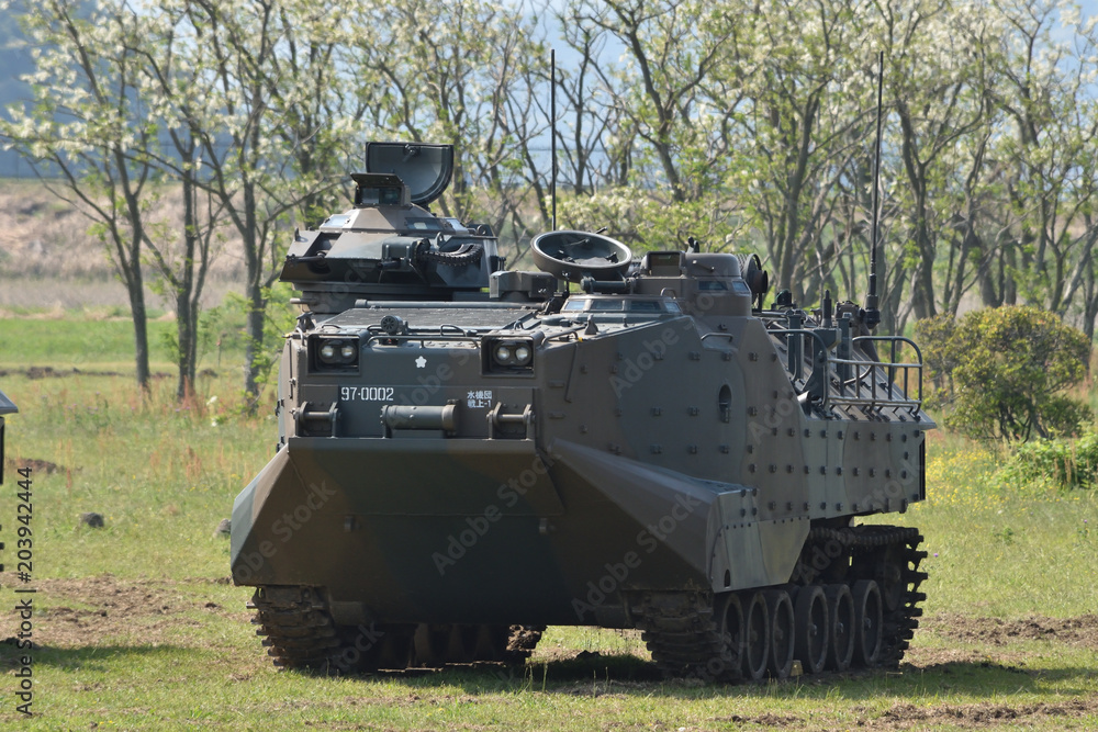 Fototapeta premium 陸上自衛隊の水陸両用車
