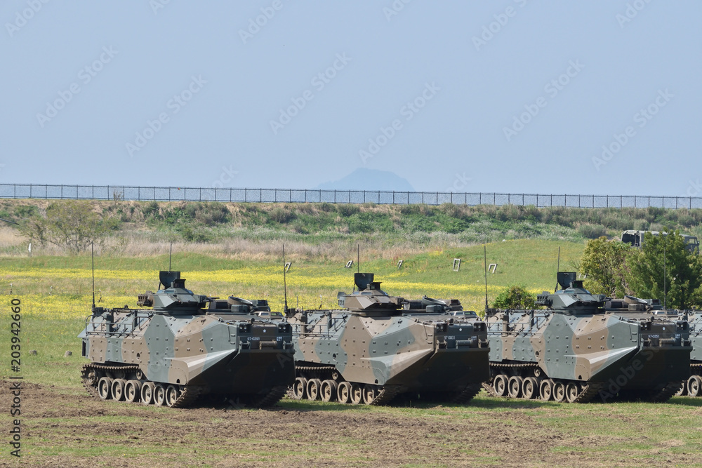 Fototapeta premium 陸上自衛隊の水陸両用車
