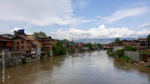 Srinagar Stadtansicht, Häuser und Gebäude in Kashmir, Indien