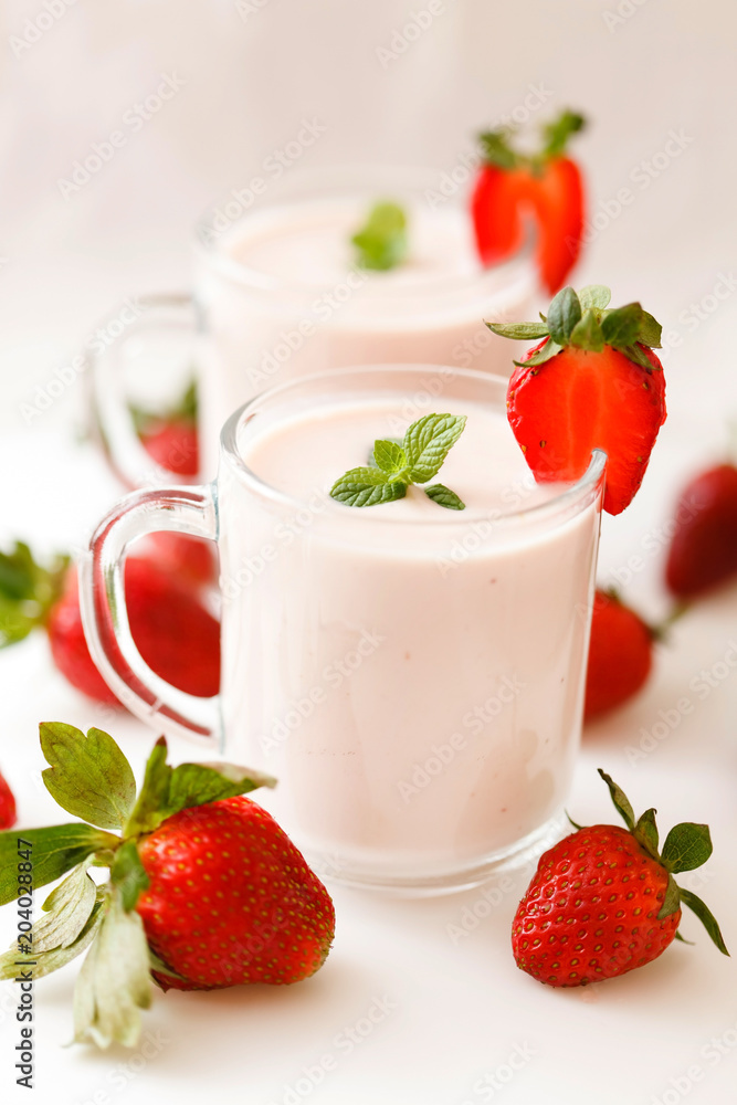 strawberry smoothie strawberry smoothie