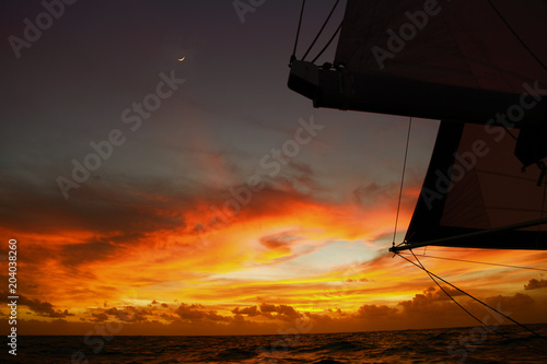 Fototapeta Naklejka Na Ścianę i Meble -  Sunset in the Ocean