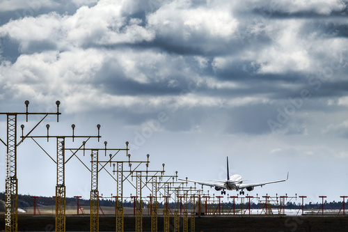 Jet plane / aircraft landin...