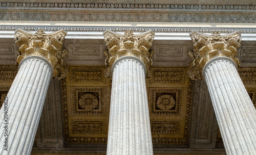 Cuadro en lienzo Le palais de justice historique aux 24 colonnes, Lyon, France