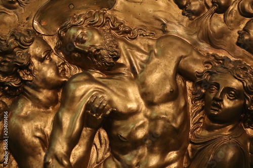 Engelspietà. Bronze représentant la mort du Christ par Gaspar Gras, 1630-1650