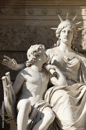 Statue du Musée d’histoire naturelle de Vienne photo