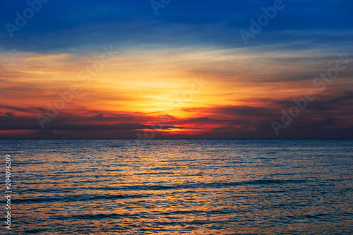 Fototapeta Naklejka Na Ścianę i Meble -  beauteous red sunset over the sea