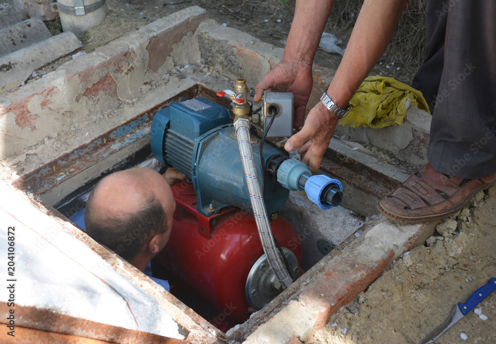 Borehole clearance water pump