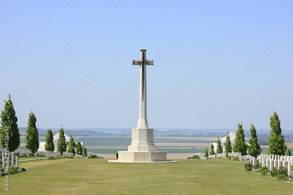 cimetière australien de Villers bretonneux dans la somme, avec son mémorial à la mémoire des hommes tombés lors de la 1ere guerre mondiale cimetière australien de Villers bretonneux dans la somme, avec son mémorial à la mémoire des hommes tombés lors de la 1ere guerre mondiale