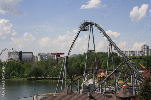 Rollercoaster w wesołym miasteczku na Śląsku