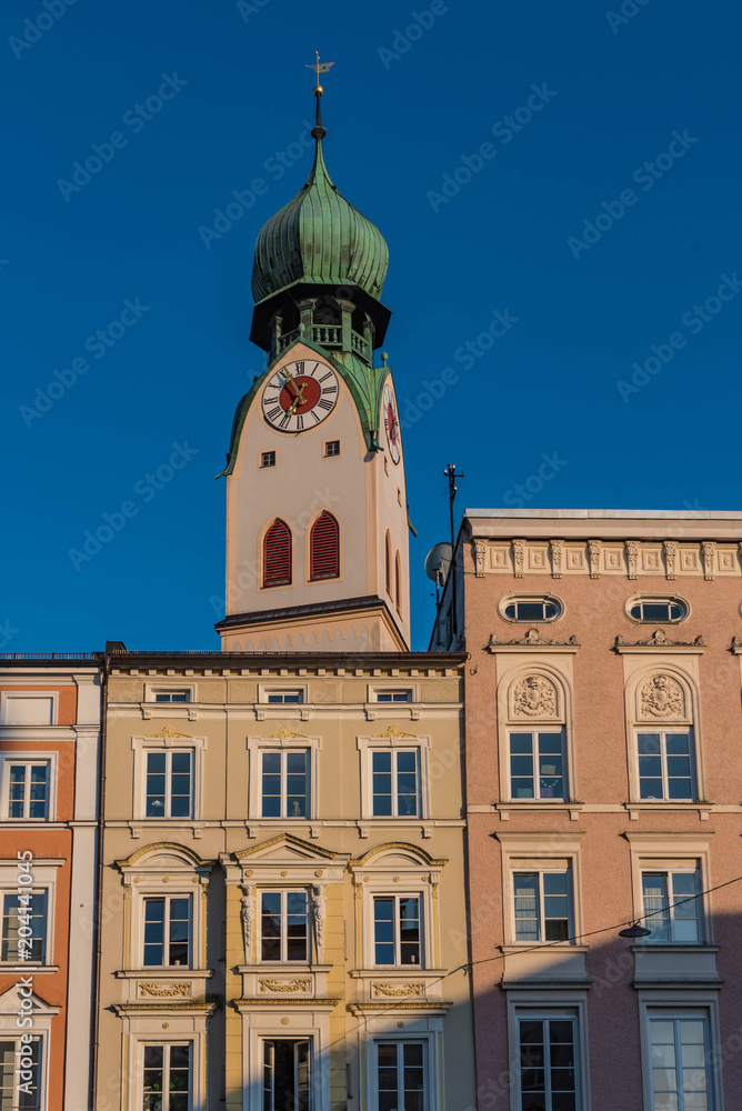 Altstadt Rosenheim mit Kirchturm St. Nikolaus Altstadt Rosenheim mit Kirchturm St. Nikolaus