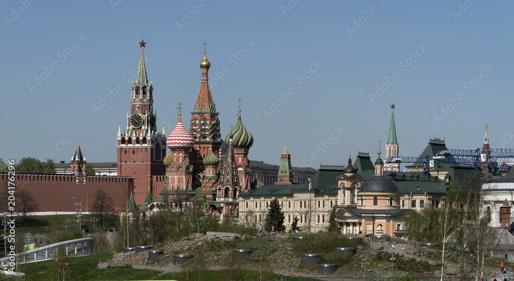 Fototapeta premium Панорама Московского Кремля. Весна, май.