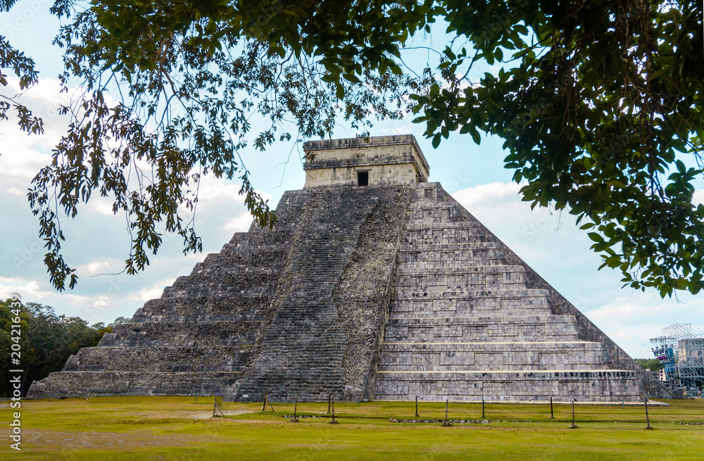 Pyramid of Chichen Itza in Mexico Pyramid of Chichen Itza in Mexico