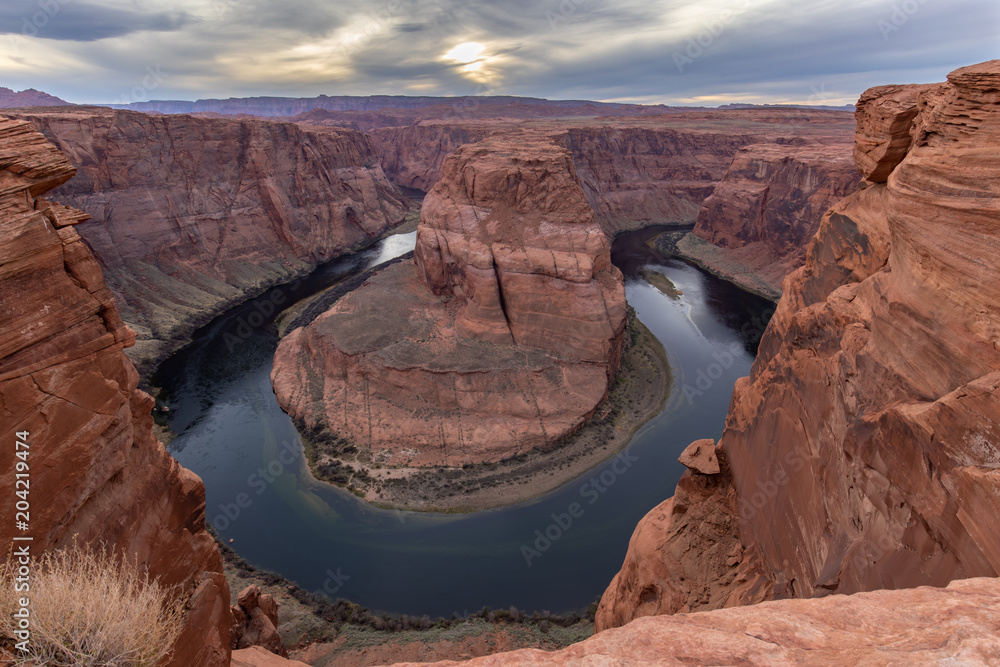 Fototapeta premium Horeshoe Bend in Page, Arizona at Sunset