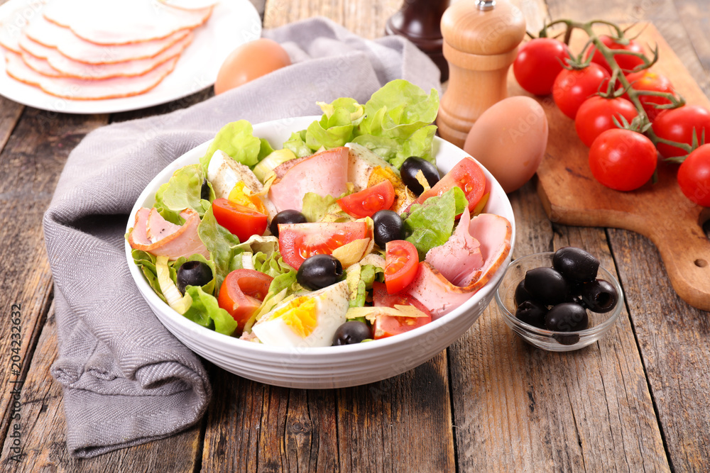 vegetable salad with ham