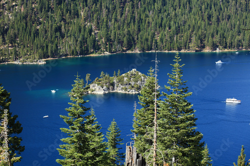 Lake Tahoe, USA  © nikidel