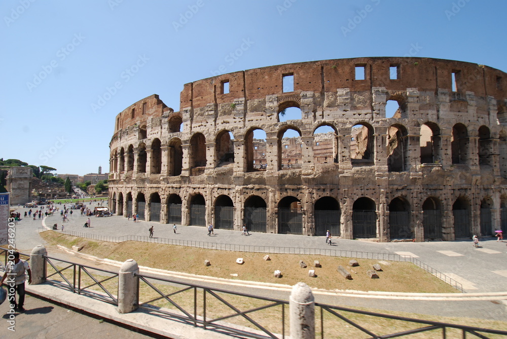  Colosseum; amphitheatre; historic site; landmark; ancient roman architecture