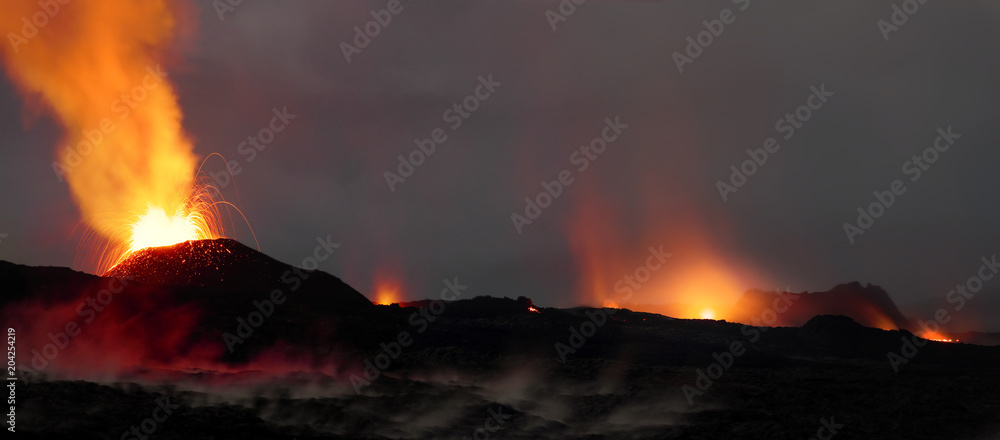 Fototapeta premium éruption du Piton de La Fournaise, La Réunion.