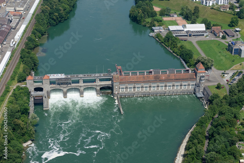 Luftaufnahme des Wasserkraftwerks Laufenburg