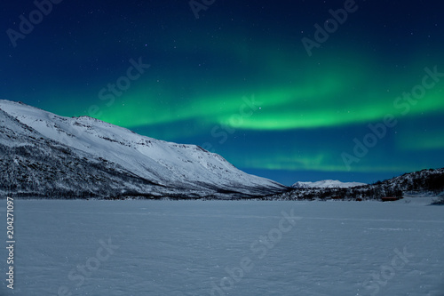 Nordlichter und Sternenhimmel über dem Nakkevatnet (Norwegen)