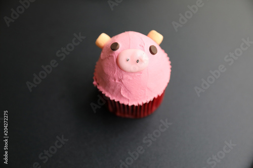 Fancy cupcake cute pig face © Oran Tantapakul