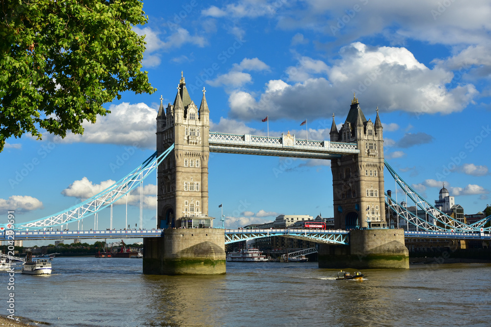 Fototapeta premium Tower Bridge, London, England, UK