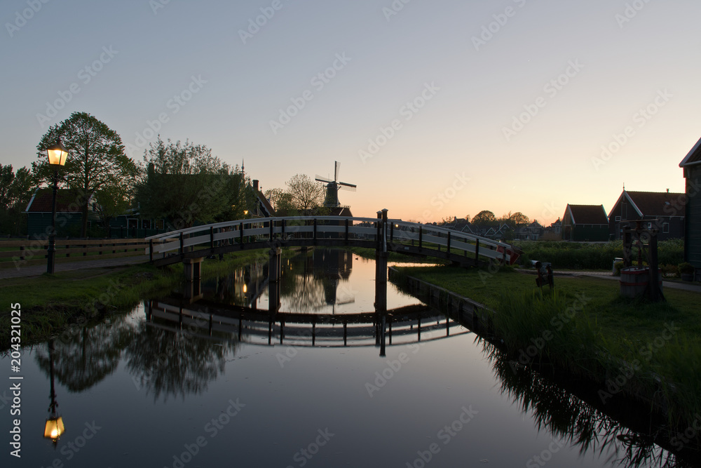 Naklejka premium Zaanse Schans at dusk, The Netherlands