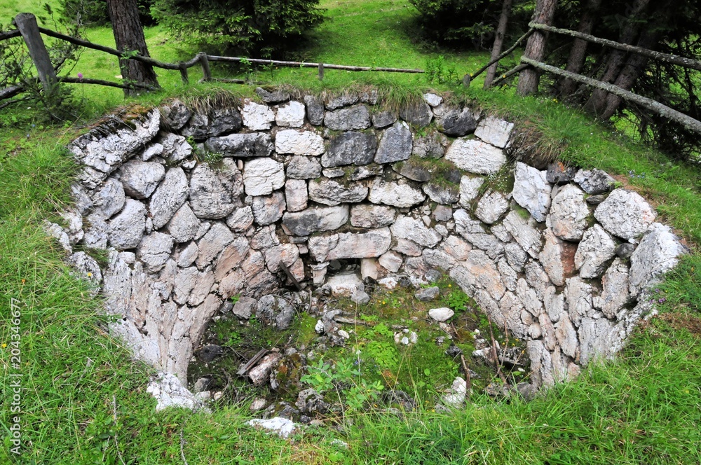 Brunnen Mauer Ruine verfallen