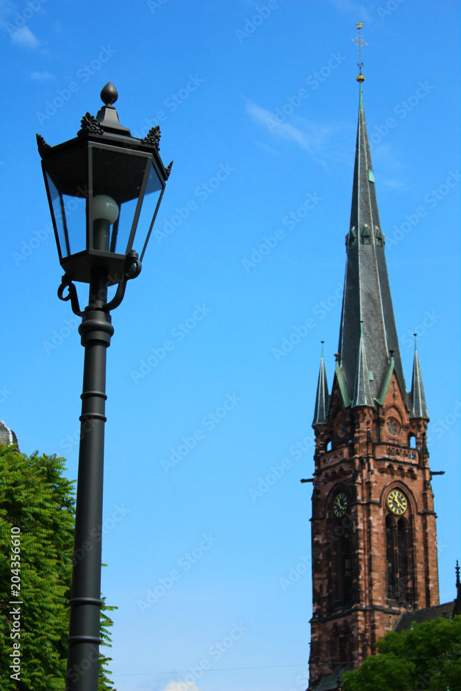 église dans la ville de saarbrück en allemagne  