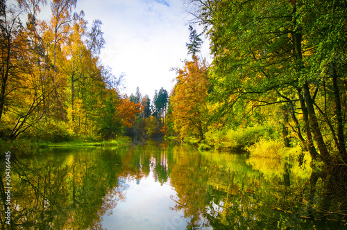 Fototapeta Naklejka Na Ścianę i Meble -  Picturesque view of autumn lake.