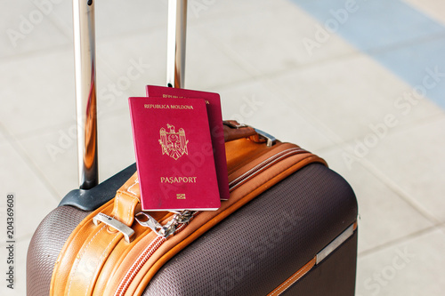 Tableau sur toile Red Moldavian biometric passport id to travel the Europe without visas