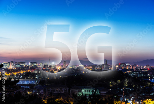 5G icon with city background