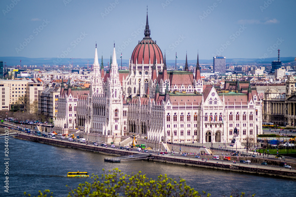 Obraz premium Budynek parlamentu w Budapeszcie
