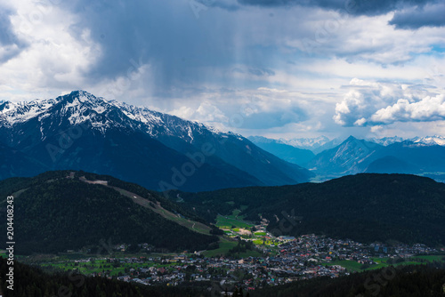 Blick auf Seefeld in Tirol, Wetterstimmung Regenwolken