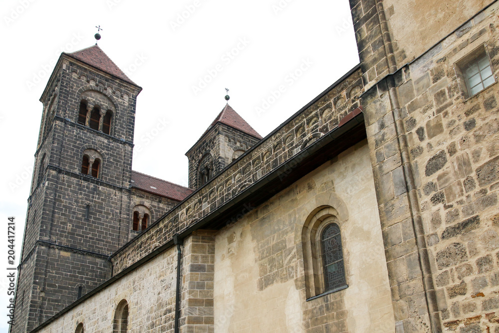 Die Türme der Stiftskirche St. Servatii in der UNESCO Weltkulturerbestadt Quedlinburg