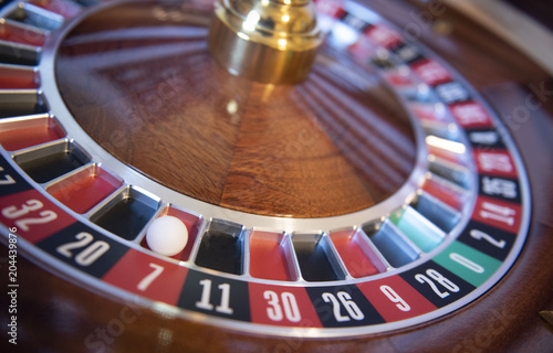 Lucky 7 American Roulette Wheel