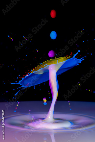 Obraz na płótnie Dancing Mushroom Liquid Art w salonie