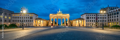 Brandenburger Tor Panorama am Pariser Platz  Berlin  Deutschland