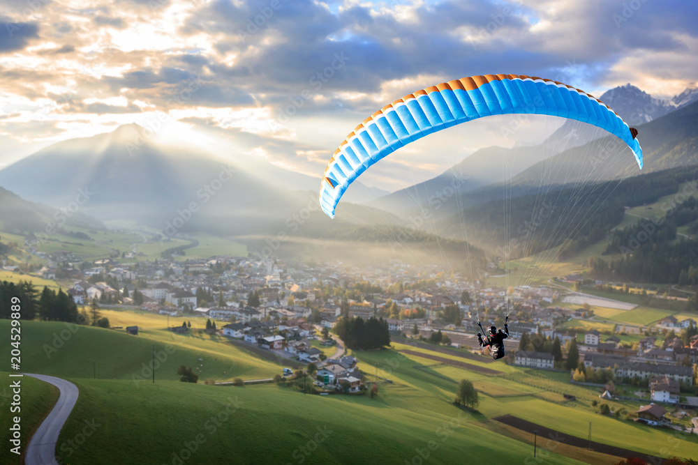 Paragliding in the mountains - obrazy, fototapety, plakaty 