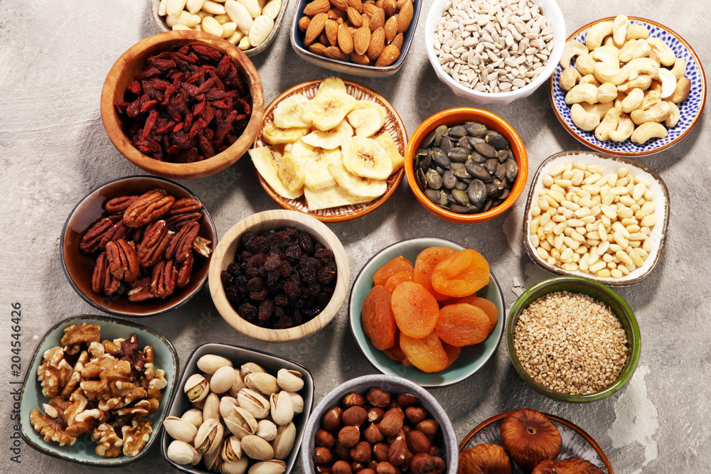 Composition with dried fruits and assorted healthy nuts Composition with dried fruits and assorted healthy nuts