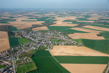 Fototapete Luftbild Luftbild von Chaulnes in der Somme  © Francois
