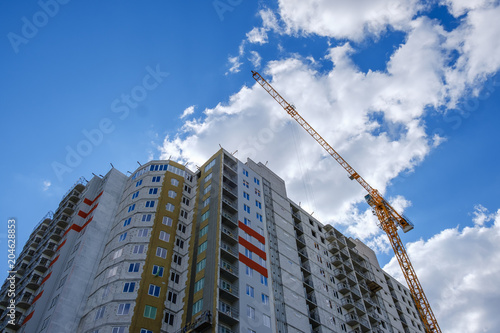 Construction crane and buil...