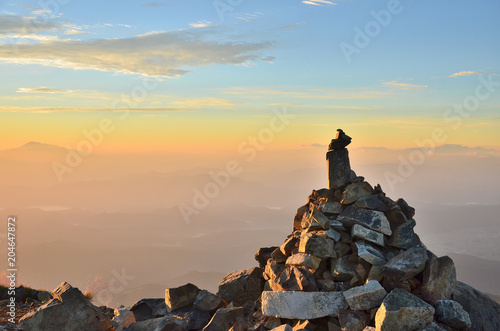 鹿島槍ヶ岳山頂のケルン
