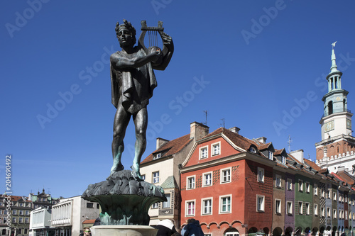 Orpheus statue and Town Hall