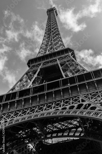 B&W Eiffel Tower, Paris France © Frode