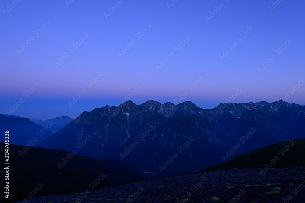 Fototapeta premium 北アルプス 槍ヶ岳・穂高連峰 マジックアワー