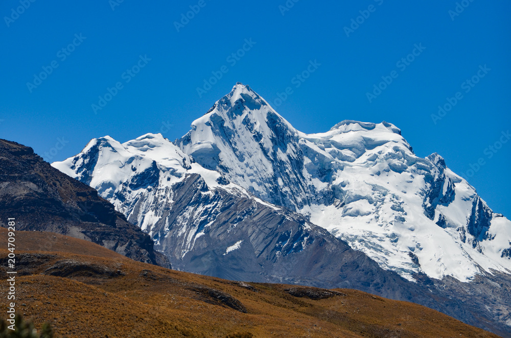 Nevado Pongos, 5680m, in the Cordillera Blanca on the road to Pastoruri glacier, near Huaraz, Peru Nevado Pongos, 5680m, in the Cordillera Blanca on the road to Pastoruri glacier, near Huaraz, Peru