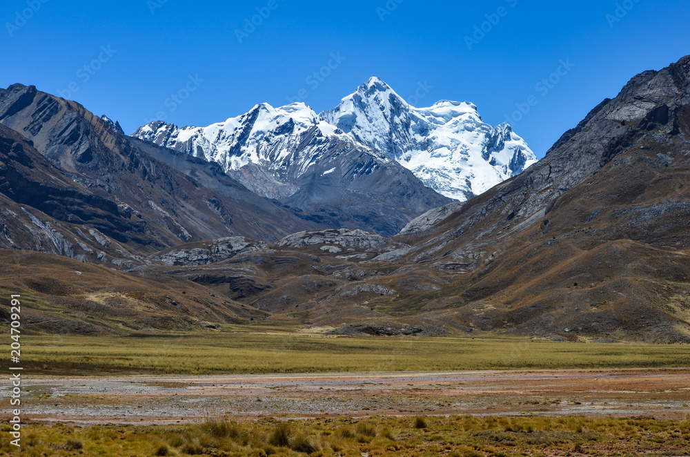 Nevado Pongos, 5680m, in the Cordillera Blanca on the road to Pastoruri glacier, near Huaraz, Peru