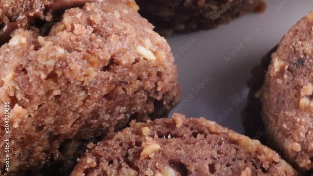 Biscotti con crema di cioccolato e nocciole Biscotti con crema di cioccolato e nocciole