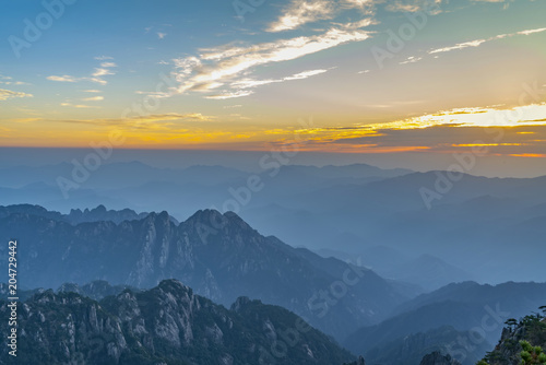The beautiful natural scenery of Mount Huangshan © 昊 周
